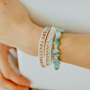 💕Aquamarine mini cuff, genuine white gold plating, leather, and crystals.